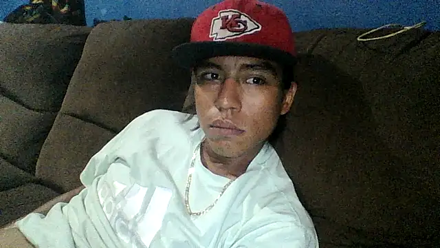 Snapshot of AlexAlejandro13 chatting on 08-07-26, 04:14 AlexAlejandro13 online show from 08-07-26, 04:14