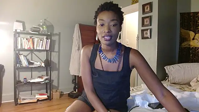 courtneyfmty online show from 10-11-25, 07:34