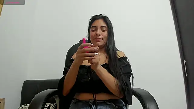 Snapshot of emilysex_118 chatting on 01-27-25, 12:33 emilysex 118 online show from 01-27-25, 12:33