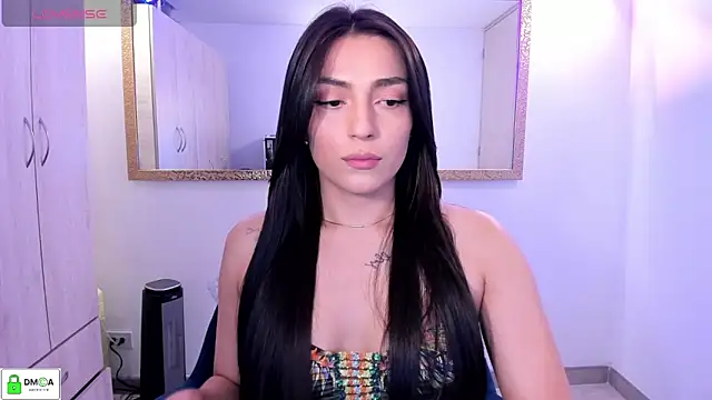 Snapshot of EricaVanderhill chatting on 04-05-26, 09:01 EricaVanderhill online show from 04-05-26, 09:01