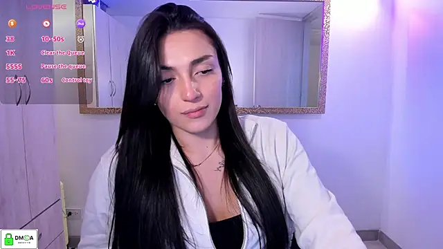 Snapshot of EricaVanderhill chatting on 04-07-26, 01:06 EricaVanderhill online show from 04-07-26, 01:06