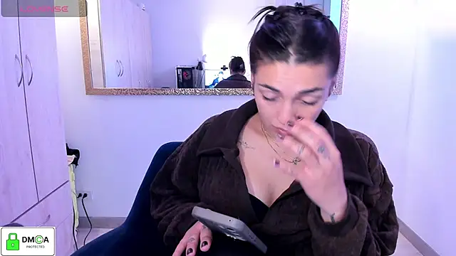 Snapshot of EricaVanderhill chatting on 07-10-26, 06:54 EricaVanderhill online show from 07-10-26, 06:54