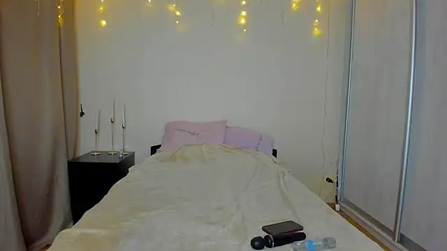 Snapshot of Bella_Foryou chatting on 12-14-24, 01:17 Bella Foryou online show from 12-14-24, 01:17