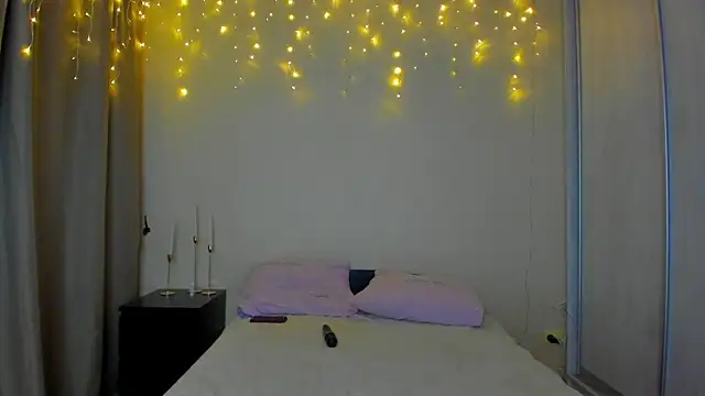 Snapshot of Bella_Foryou chatting on 01-12-25, 10:45 Bella Foryou online show from 01-12-25, 10:45