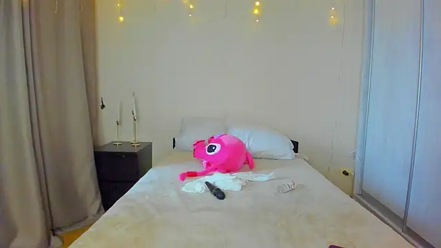 Snapshot of Bella_Foryou chatting on 01-21-25, 03:37 Bella Foryou online show from 01-21-25, 03:37