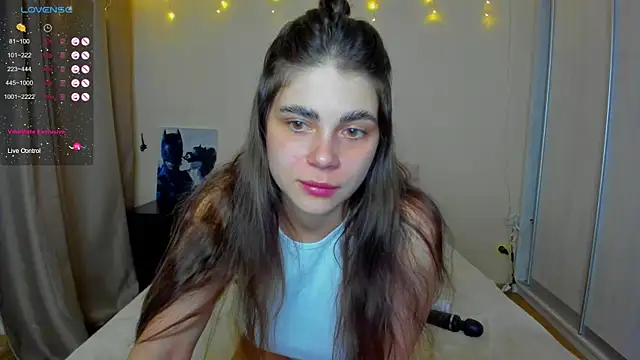 Snapshot of Bella_Foryou chatting on 02-19-25, 02:23 Bella Foryou online show from 02-19-25, 02:23