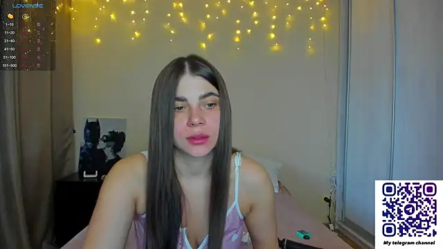 Snapshot of Bella_Foryou chatting on 03-12-25, 01:14 Bella Foryou online show from 03-12-25, 01:14