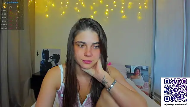 Snapshot of Bella_Foryou chatting on 03-23-25, 01:09 Bella Foryou online show from 03-23-25, 01:09