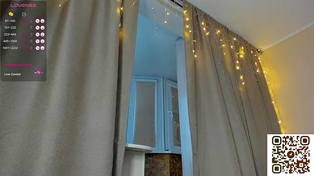 Snapshot of Bella_Foryou chatting on 10-10-25, 01:59 Bella Foryou online show from 10-10-25, 01:59