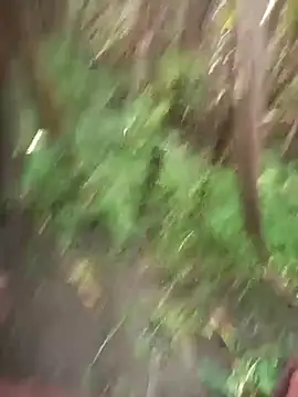 Snapshot of FinableKnee chatting on 10-08-25, 03:15 FinableKnee online show from 10-08-25, 03:15