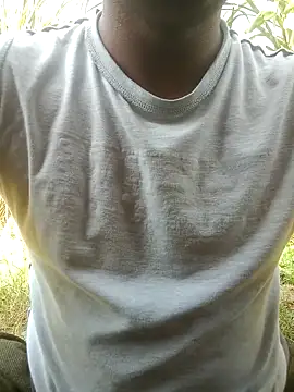 Snapshot of FinableKnee chatting on 10-11-25, 04:22 FinableKnee online show from 10-11-25, 04:22