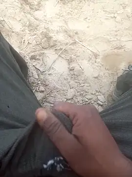 Snapshot of FinableKnee chatting on 12-14-25, 09:58 FinableKnee online show from 12-14-25, 09:58