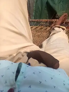 Snapshot of FinableKnee chatting on 02-03-26, 07:24 FinableKnee online show from 02-03-26, 07:24