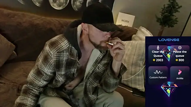 Snapshot of MaxRouger chatting on 11-05-25, 09:53 MaxRouger online show from 11-05-25, 09:53