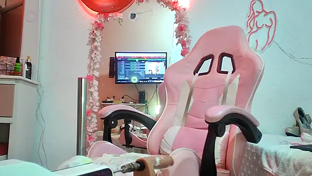 Dulce Maria05 online show from 12-31-24, 12:54