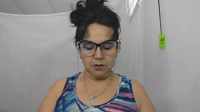 Snapshot of samyjons chatting on 02-18-25, 01:00 samyjons online show from 02-18-25, 01:00