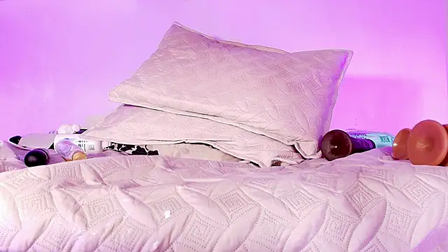 sofi decker online show from 02-16-25, 06:21