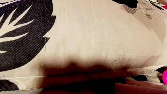 sofi decker online show from 02-19-25, 06:11