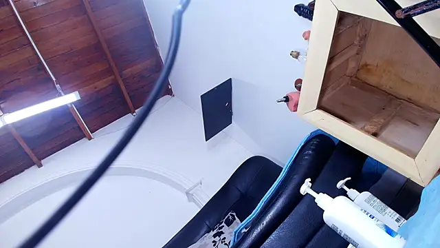 sofi decker online show from 11-05-25, 12:38