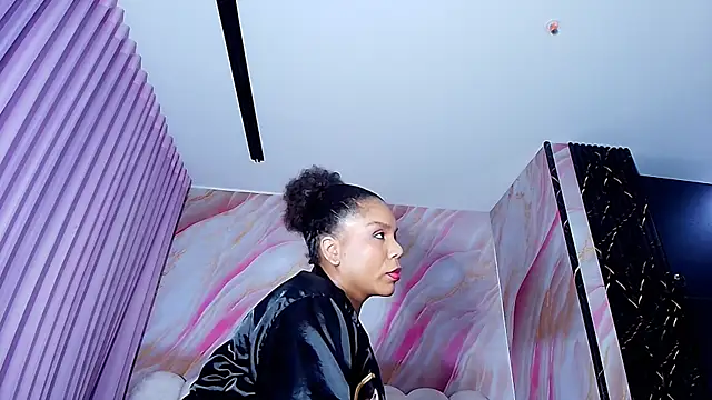 sofi decker online show from 05-01-26, 03:22