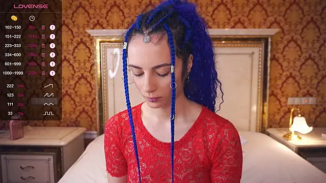 Holla Molly online show from 01-16-25, 05:42