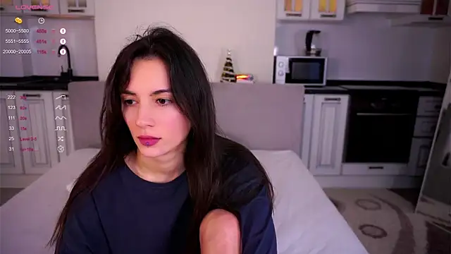 Holla Molly online show from 02-22-25, 01:02