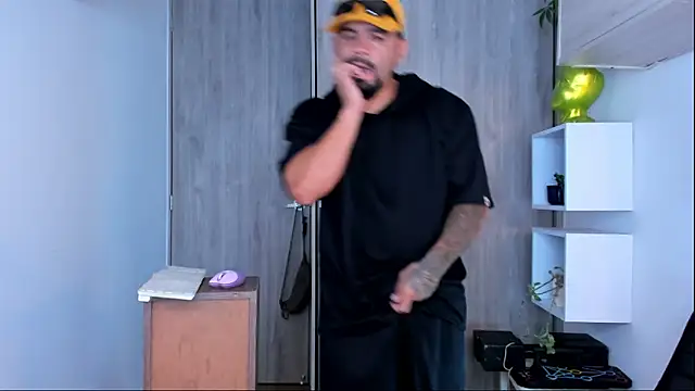 Ricardo 1998 online show from 02-13-25, 01:08