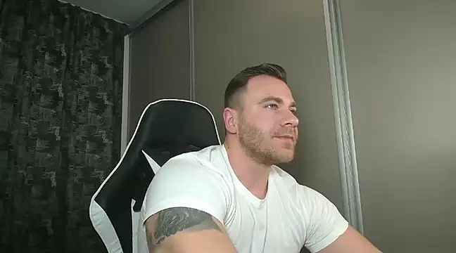 Snapshot of Thori92 chatting on 01-29-25, 08:14 Thori92 online show from 01-29-25, 08:14
