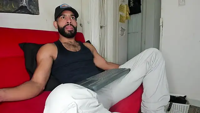 sweatyhairypig23 online show from 02-04-26, 11:27