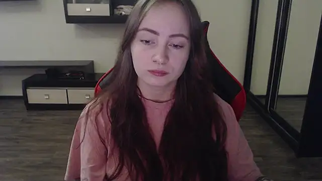 Laralianna online show from 03-19-25, 08:45