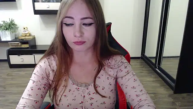 Laralianna online show from 09-19-25, 01:34