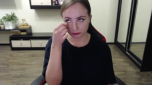 Laralianna online show from 09-21-25, 10:17