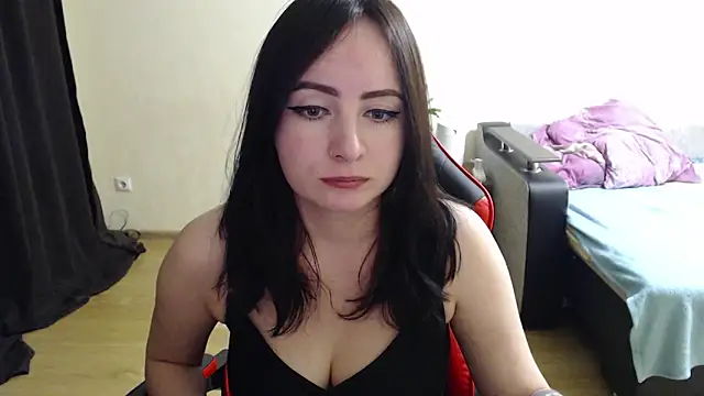 Laralianna online show from 10-26-25, 03:40