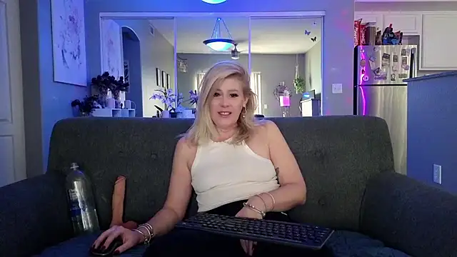Lexi Shocker online show from 11-14-25, 06:50