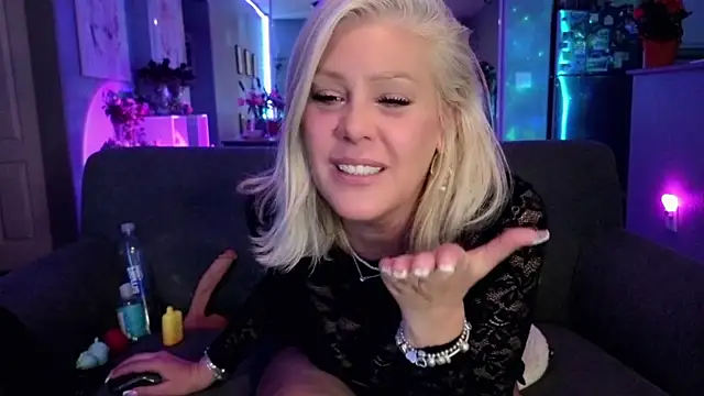 Lexi Shocker online show from 06-17-26, 07:44