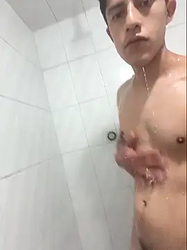 Snapshot of KevinCrz chatting on 10-23-25, 06:13 KevinCrz online show from 10-23-25, 06:13