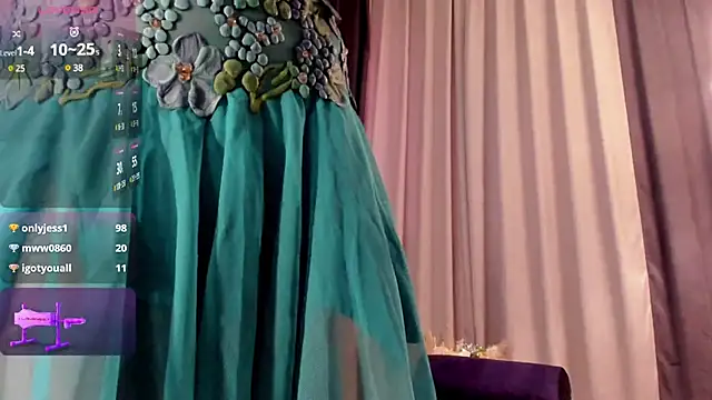 Snapshot of Jullia_Moor chatting on 12-08-24, 04:04 Jullia Moor online show from 12-08-24, 04:04