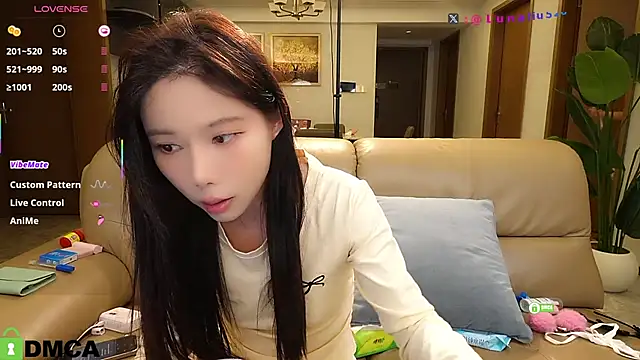 Snapshot of Luna520 chatting on 11-16-25, 02:11 Luna520 online show from 11-16-25, 02:11