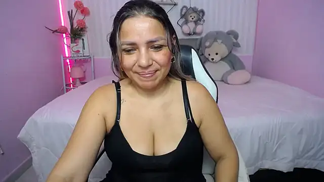 Snapshot of cum_bigass chatting on 03-22-26, 12:19 cum bigass online show from 03-22-26, 12:19