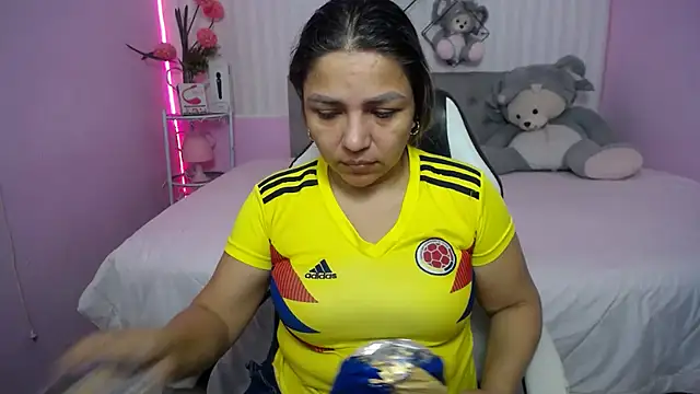 Snapshot of cum_bigass chatting on 03-26-26, 12:11 cum bigass online show from 03-26-26, 12:11