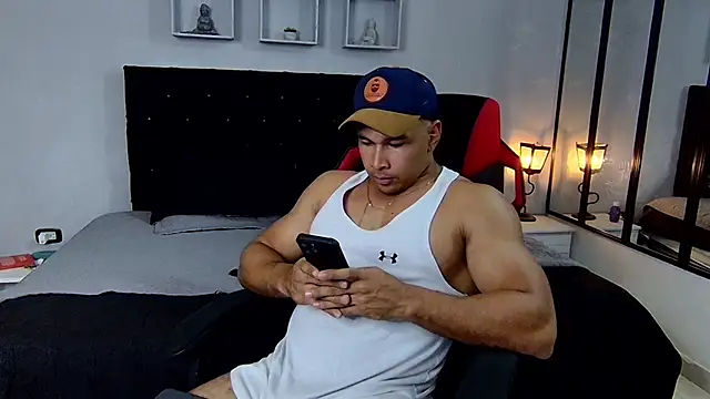 Snapshot of tyler_hank01 chatting on 02-03-25, 05:24 tyler hank01 online show from 02-03-25, 05:24