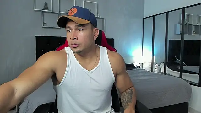 Snapshot of tyler_hank01 chatting on 10-10-25, 08:52 tyler hank01 online show from 10-10-25, 08:52
