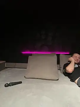 Snapshot of Kiscsillagg chatting on 03-19-25, 06:44 Kiscsillagg online show from 03-19-25, 06:44