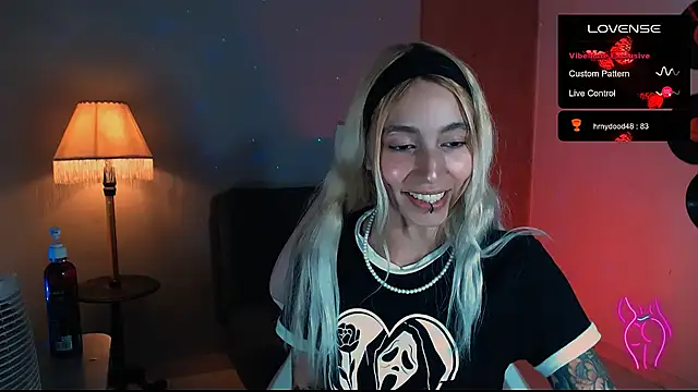 Saucy Jenn online show from 01-10-25, 05:26