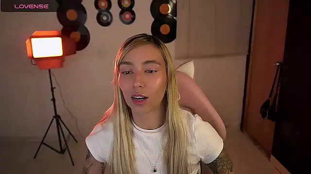 Saucy Jenn online show from 04-11-26, 03:44