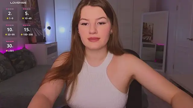 Snapshot of alwaysfrida chatting on 12-17-25, 02:56 alwaysfrida online show from 12-17-25, 02:56