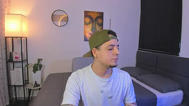 Snapshot of alejandro_calderon1 chatting on 07-19-26, 04:49 alejandro calderon1 online show from 07-19-26, 04:49