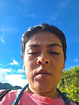 Hannah-grace online show from 10-27-25, 09:19