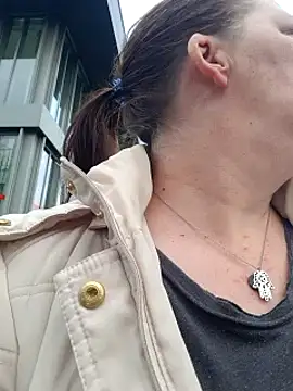 Snapshot of saharaheiss chatting on 12-04-24, 01:53 saharaheiss online show from 12-04-24, 01:53