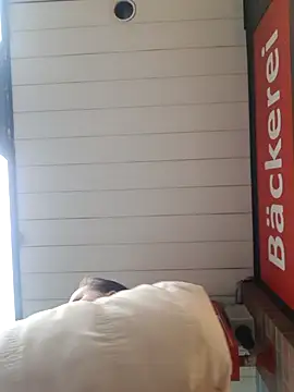 Snapshot of saharaheiss chatting on 01-09-25, 10:20 saharaheiss online show from 01-09-25, 10:20